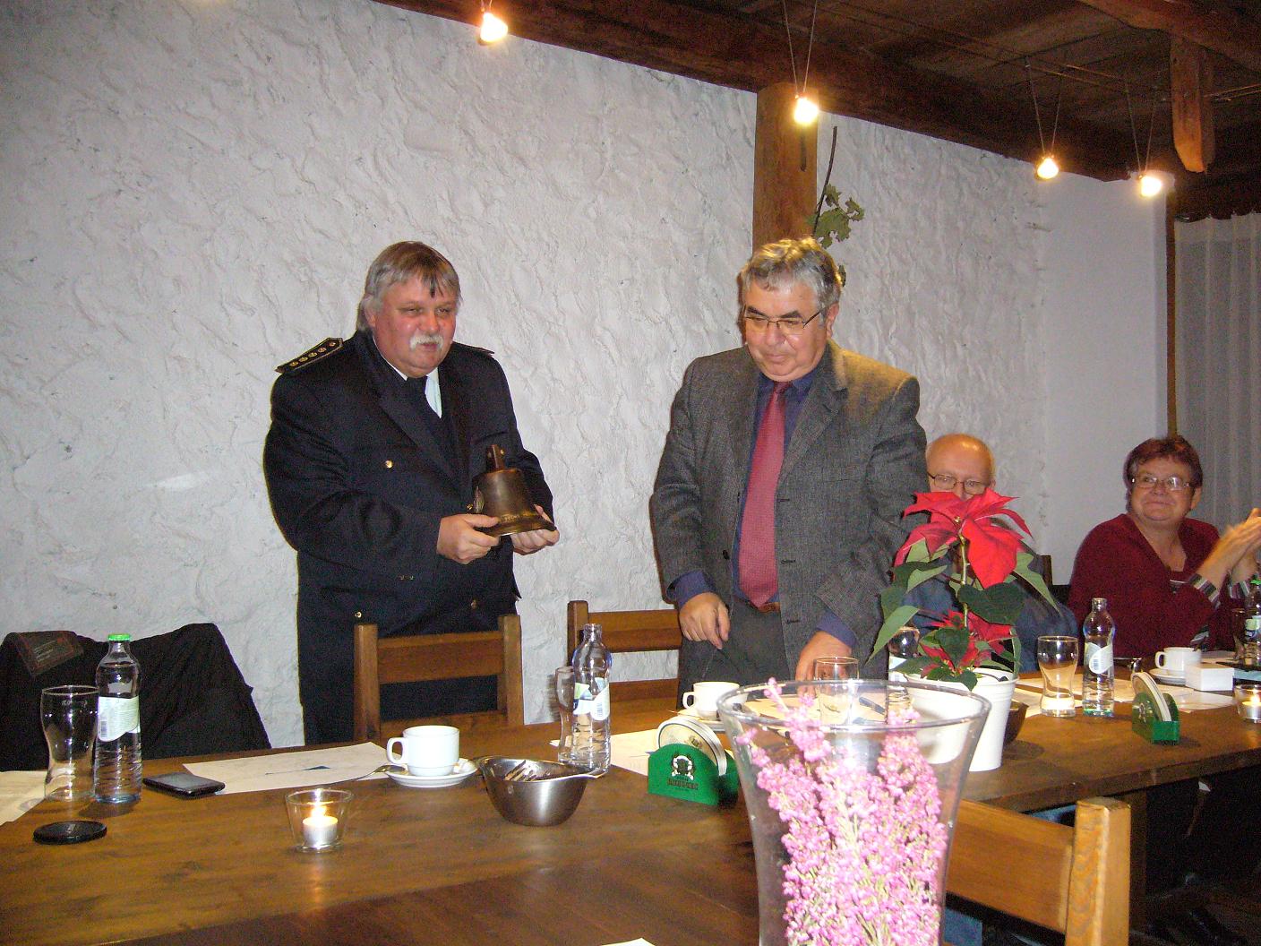 Předání zvonu 8.12.2011